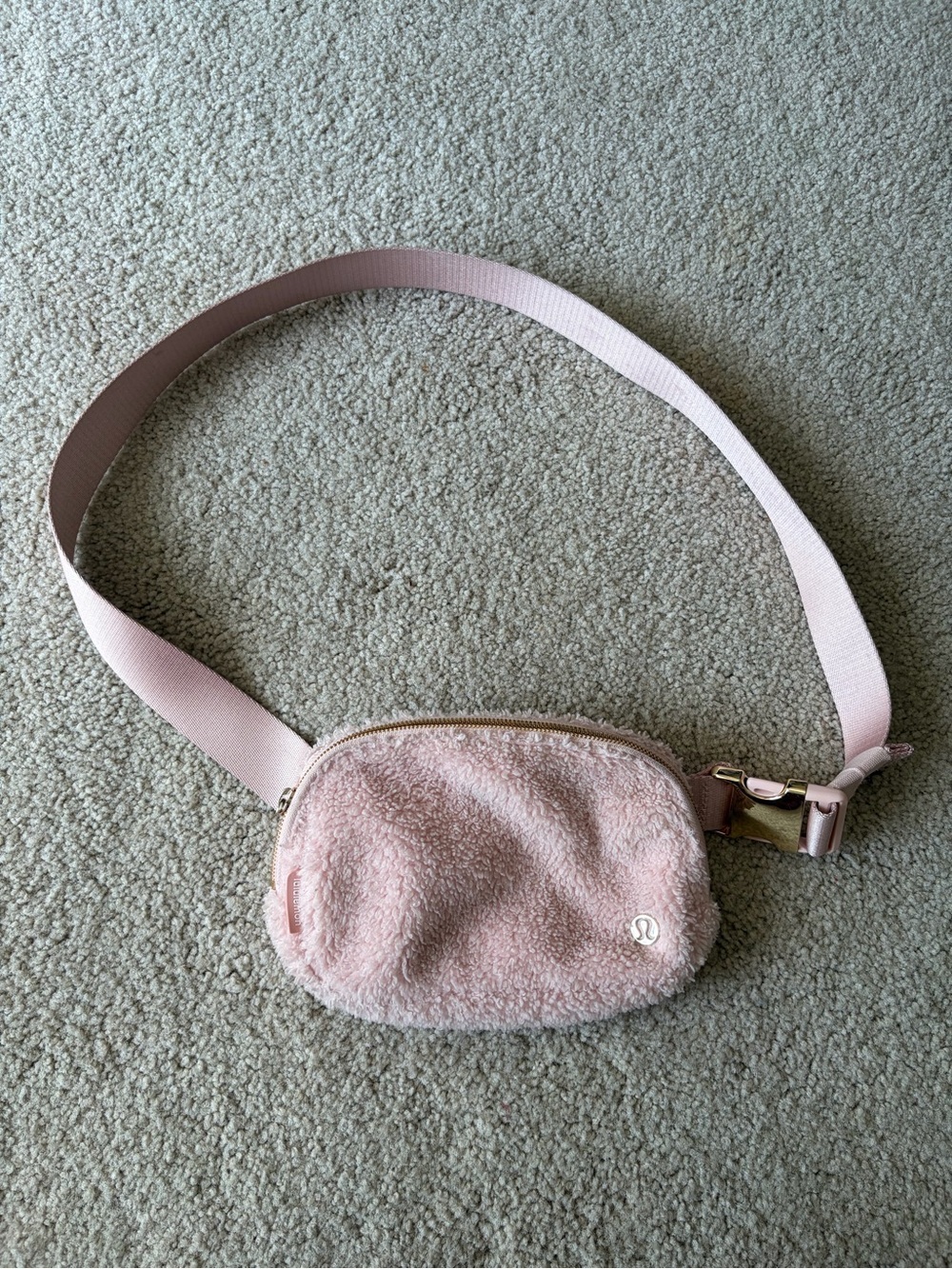 Lululemon everywhere fleece Sherpa Pink Fleece Fanny pack Belt Bag one size